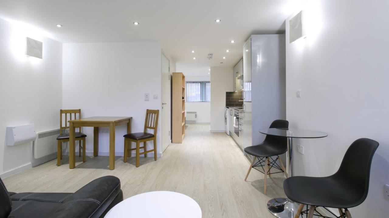 Modern In Apartment Leicester